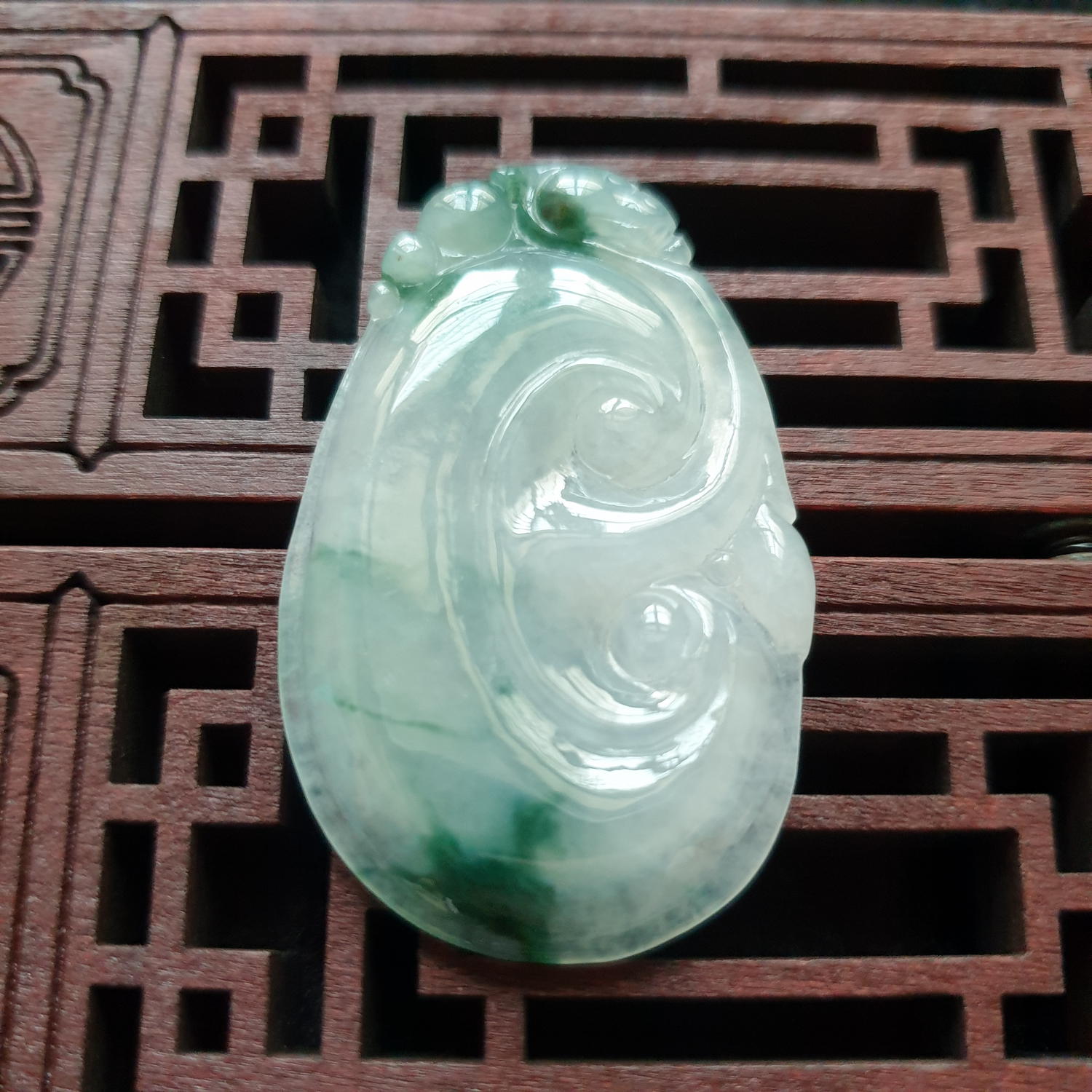 冰种飘花如意翡翠吊坠 (Type A Icy Moss on Snow Jadeite Jade RuYi Pendants) PRY79211