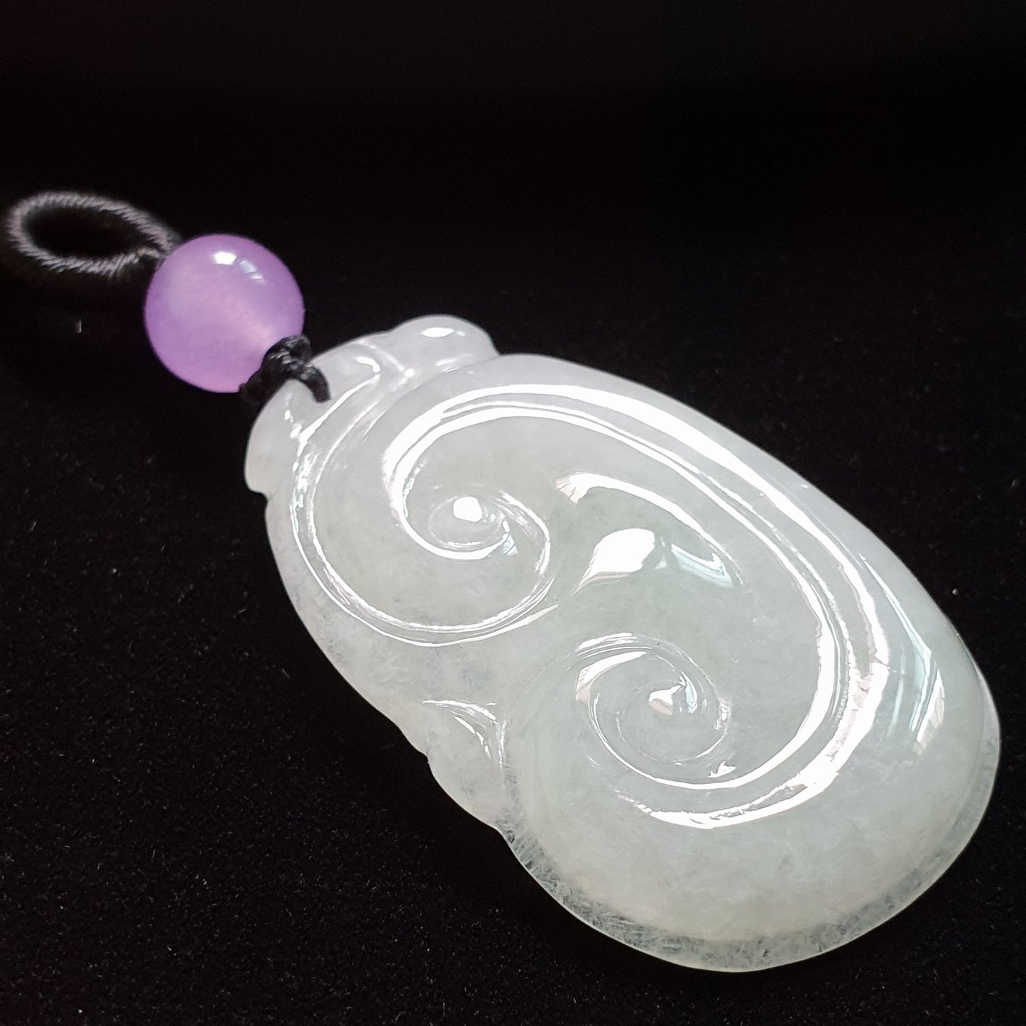 糯种如意翡翠吊坠 (Type A Jadeite Jade RuYi Pendants) PRY29684