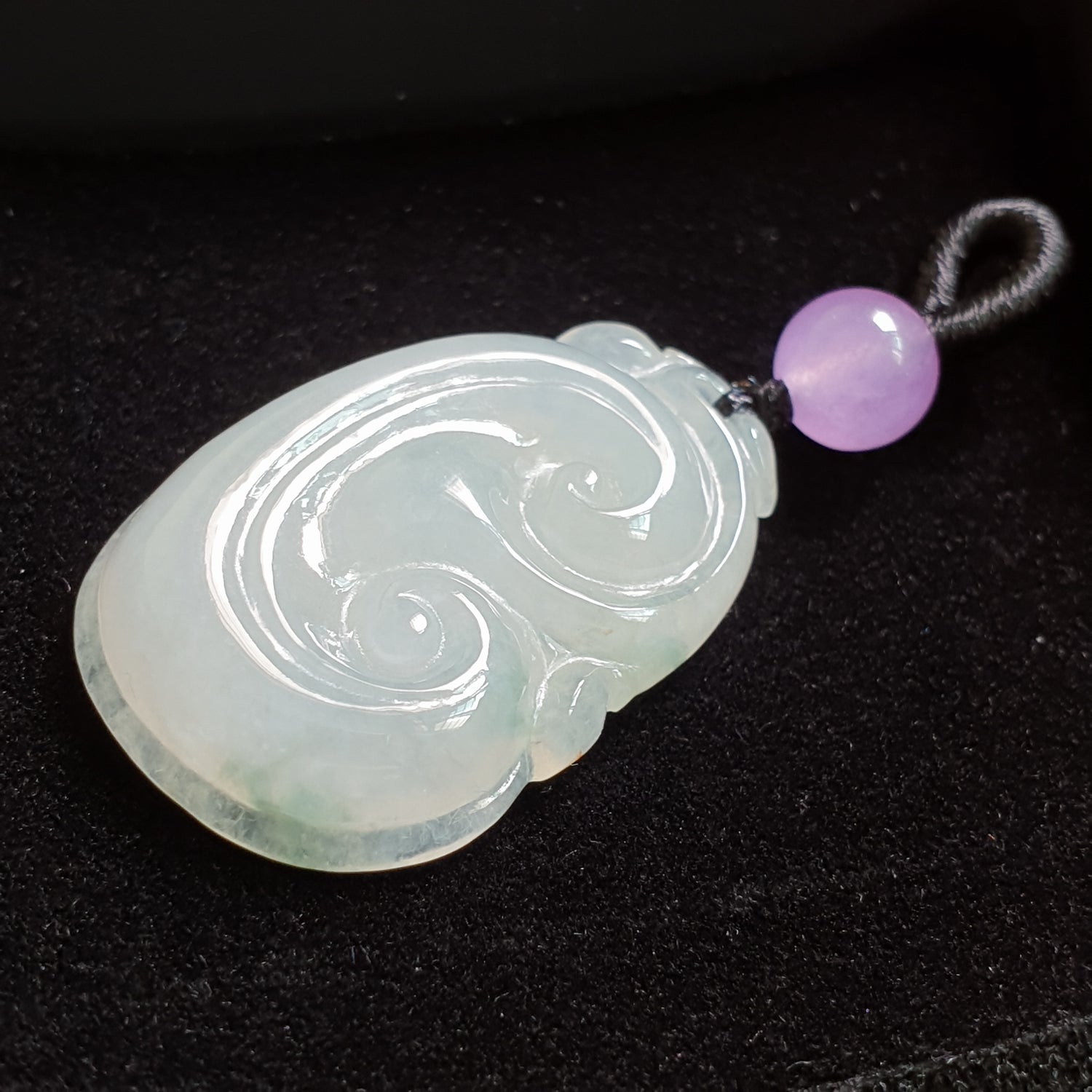 糯种如意翡翠吊坠 (Type A Jadeite Jade RuYi Pendants) PRY29685