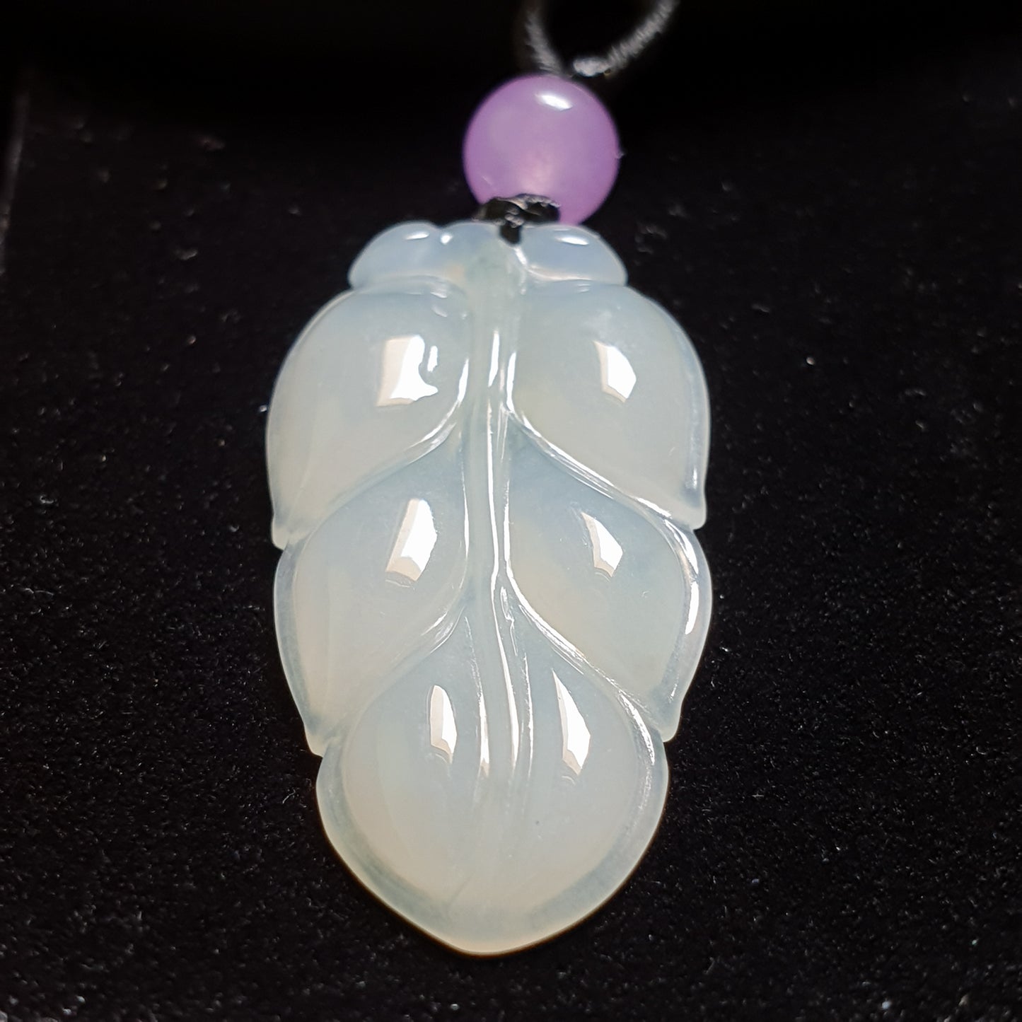 糯种叶子翡翠吊坠 (Type A Jadeite Jade Leaf Pendants) PLF29695