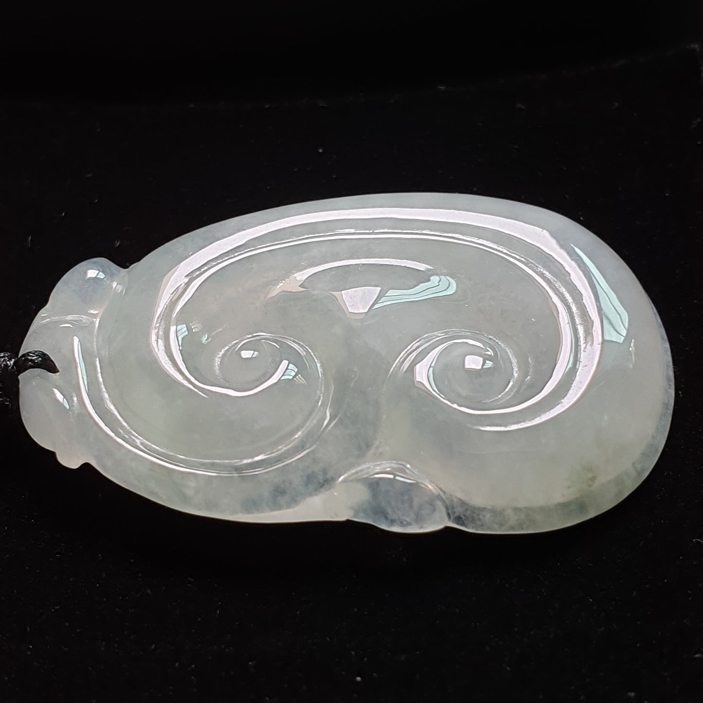 糯种如意翡翠吊坠 (Type A Jadeite Jade RuYi Pendants) PRY29673