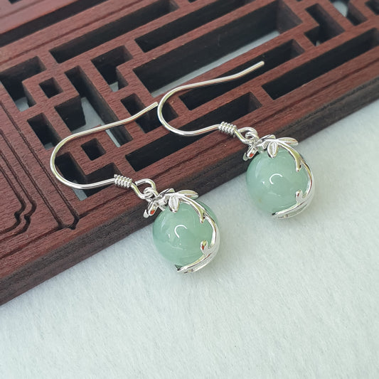 Singapore Light Green Jadeite Jade Vine & Flower Dangle Earrings (新加坡淡绿色翡翠藤蔓与花耳坠)