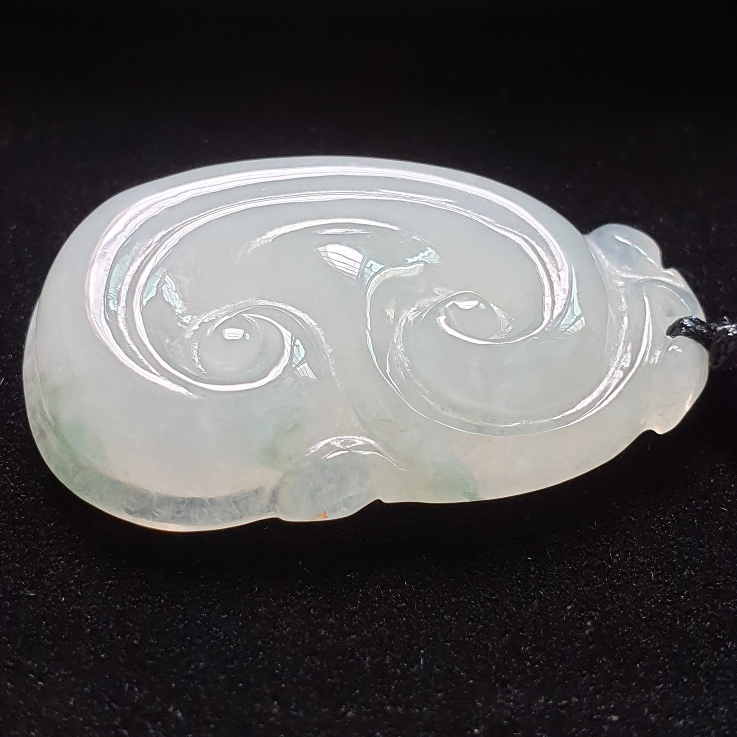 糯种如意翡翠吊坠 (Type A Jadeite Jade RuYi Pendants) PRY29685