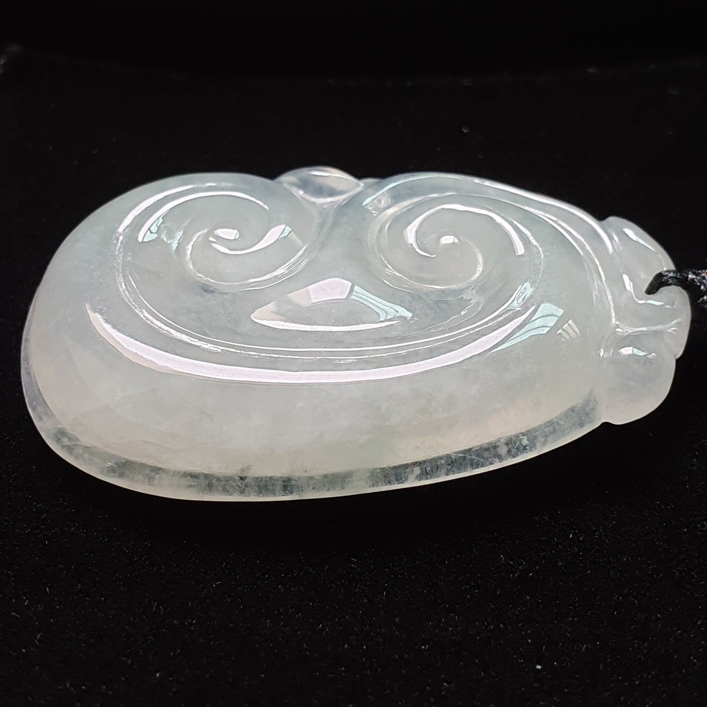 糯种如意翡翠吊坠 (Type A Jadeite Jade RuYi Pendants) PRY29673