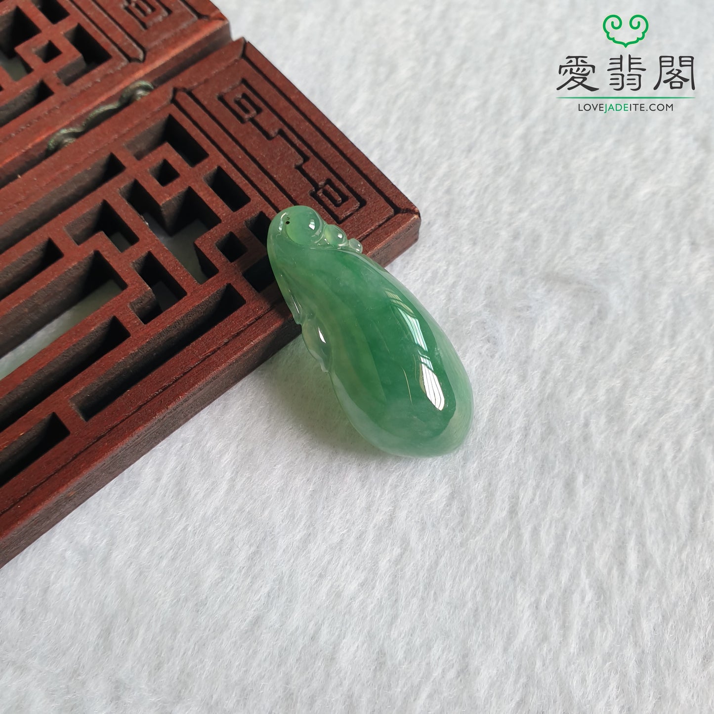 Myanmar Burma Natural Type A Bluish Green Jadeite Jade Melon Pendant jewelry jewellery in Singapore Love Jadeite 缅甸天然A货蓝水绿色翡翠福瓜吊坠新加坡爱翡阁首饰 PML49029