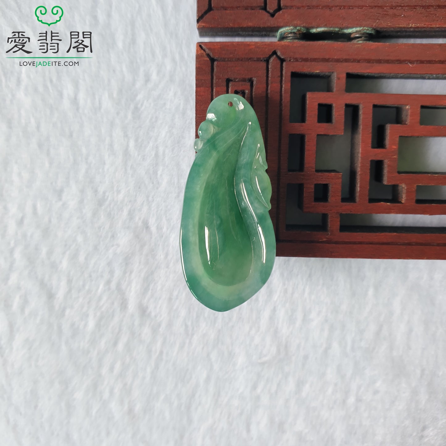 Myanmar Burma Natural Type A Bluish Green Jadeite Jade Melon Pendant jewelry jewellery in Singapore Love Jadeite 缅甸天然A货蓝水绿色翡翠福瓜吊坠新加坡爱翡阁首饰 PML49029