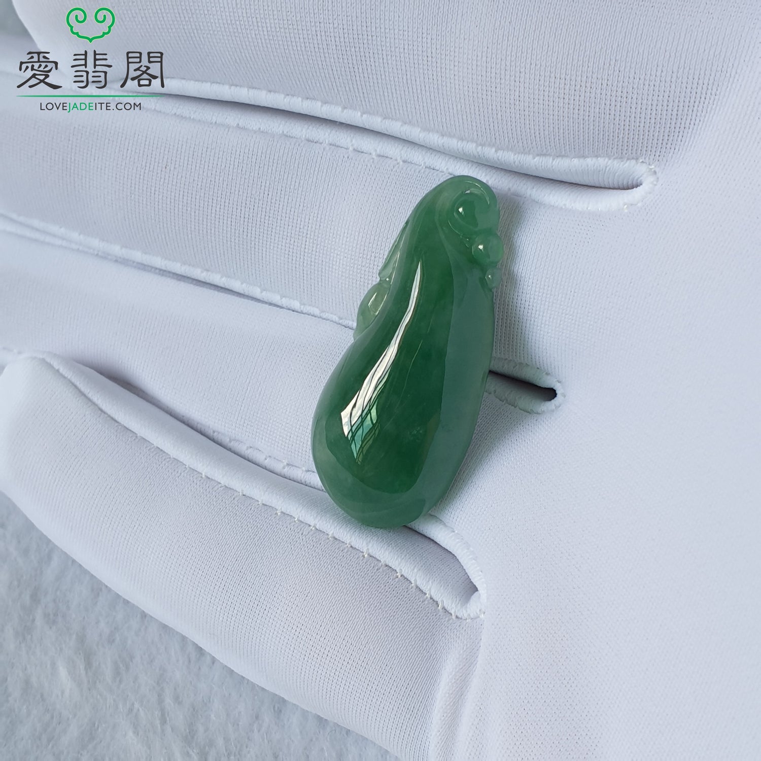 Myanmar Burma Natural Type A Bluish Green Jadeite Jade Melon Pendant jewelry jewellery in Singapore Love Jadeite 缅甸天然A货蓝水绿色翡翠福瓜吊坠新加坡爱翡阁首饰 PML49029