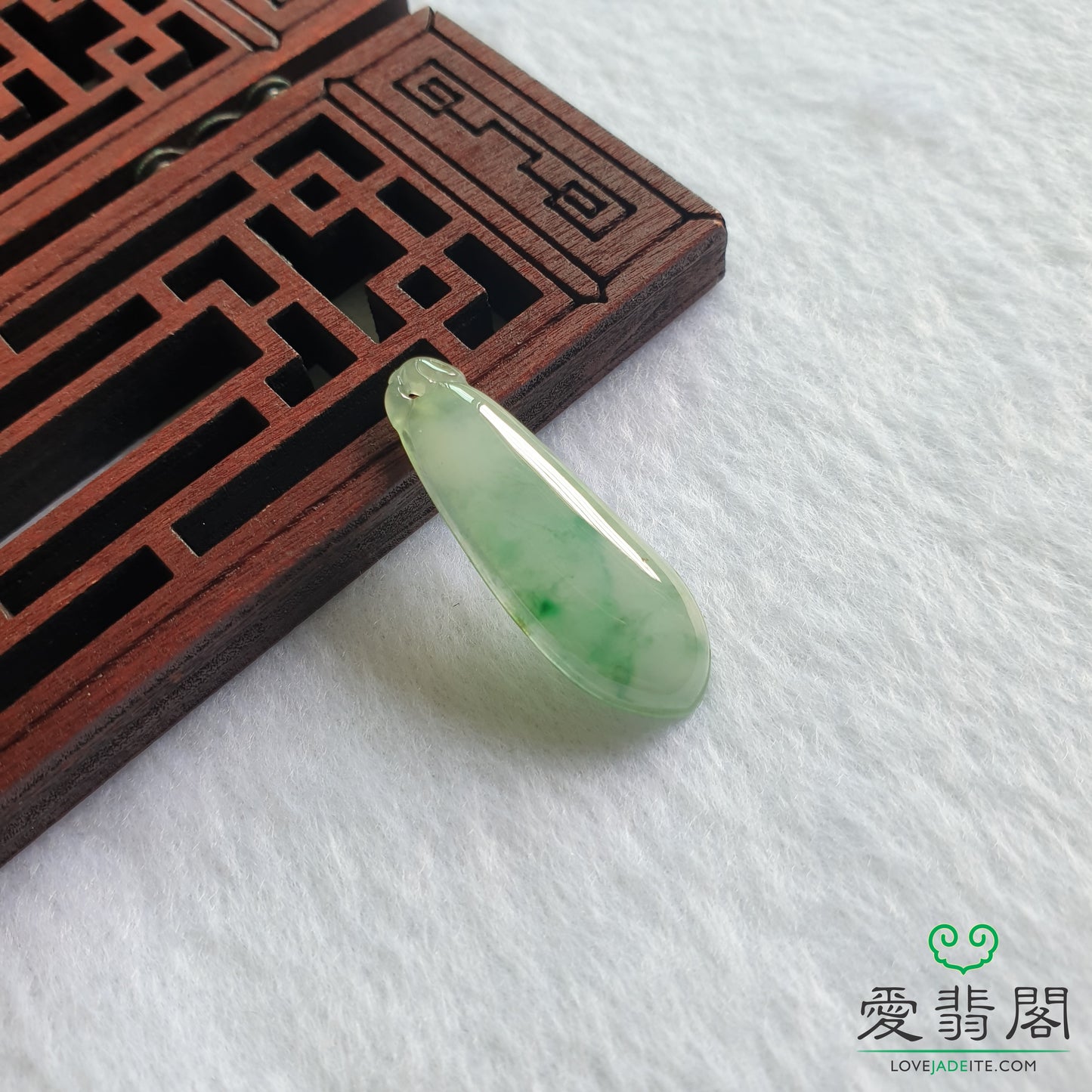 Myanmar Burma Natural Type A Green Moss on Snow Jadeite Jade Melon Pendant jewelry jewellery in Singapore Love Jadeite 缅甸天然A货飘花福瓜翡翠吊坠新加坡爱翡阁首饰 PML49026