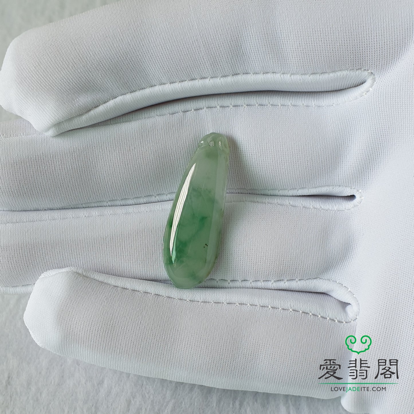 Myanmar Burma Natural Type A Green Moss on Snow Jadeite Jade Melon Pendant jewelry jewellery in Singapore Love Jadeite 缅甸天然A货飘花福瓜翡翠吊坠新加坡爱翡阁首饰 PML49026