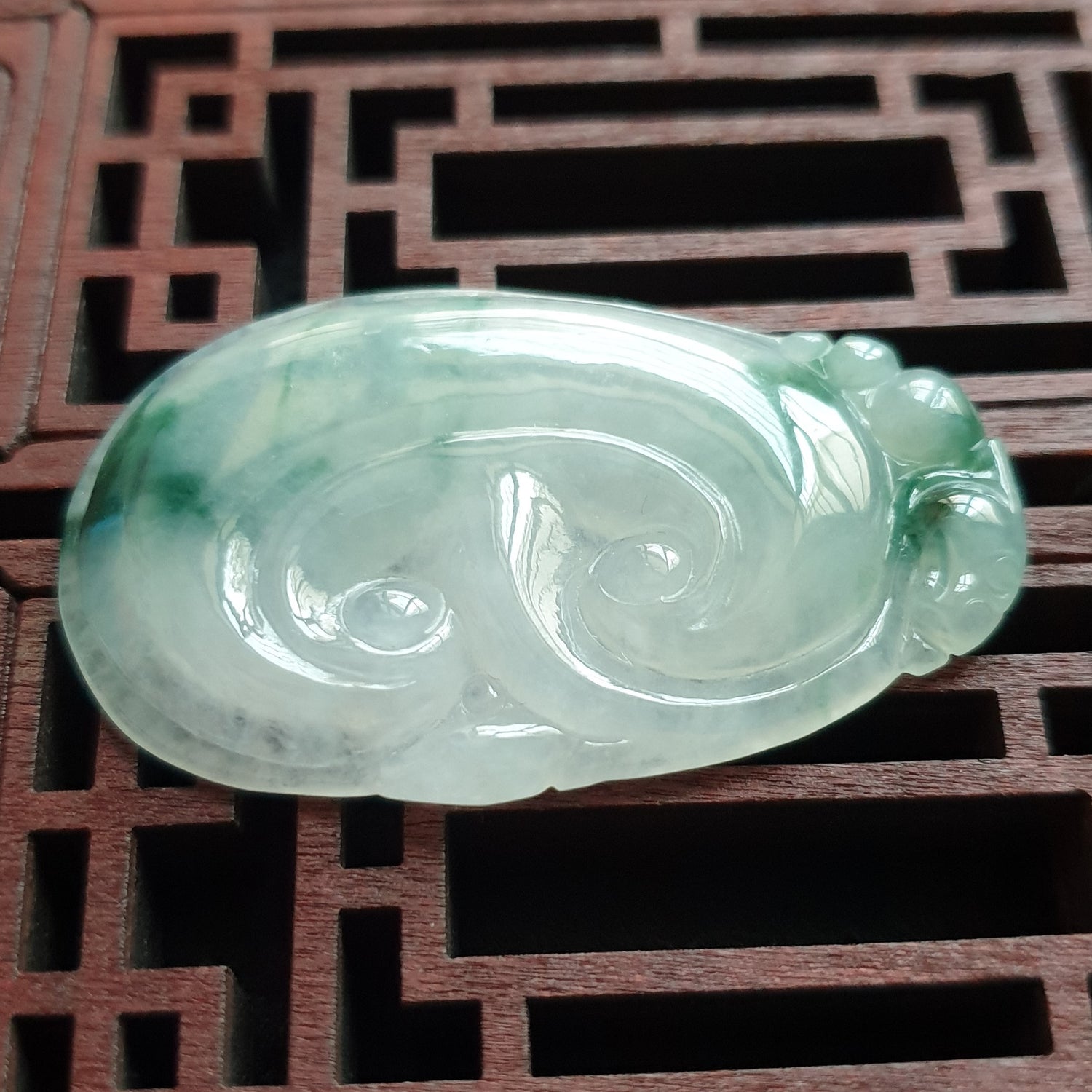 冰种飘花如意翡翠吊坠 (Type A Icy Moss on Snow Jadeite Jade RuYi Pendants) PRY79211