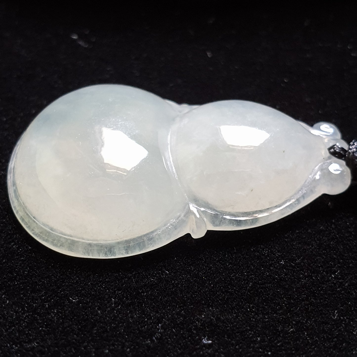 糯种葫芦翡翠吊坠 (Type A Jadeite Jade Gourd Pendant) PGD29683