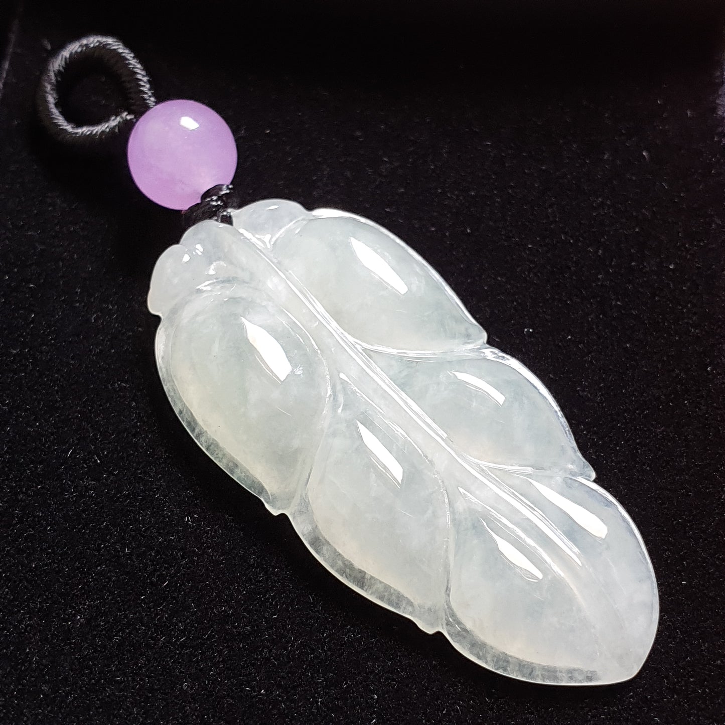 糯种叶子翡翠吊坠 (Type A Jadeite Jade Leaf Pendants) PLF29675