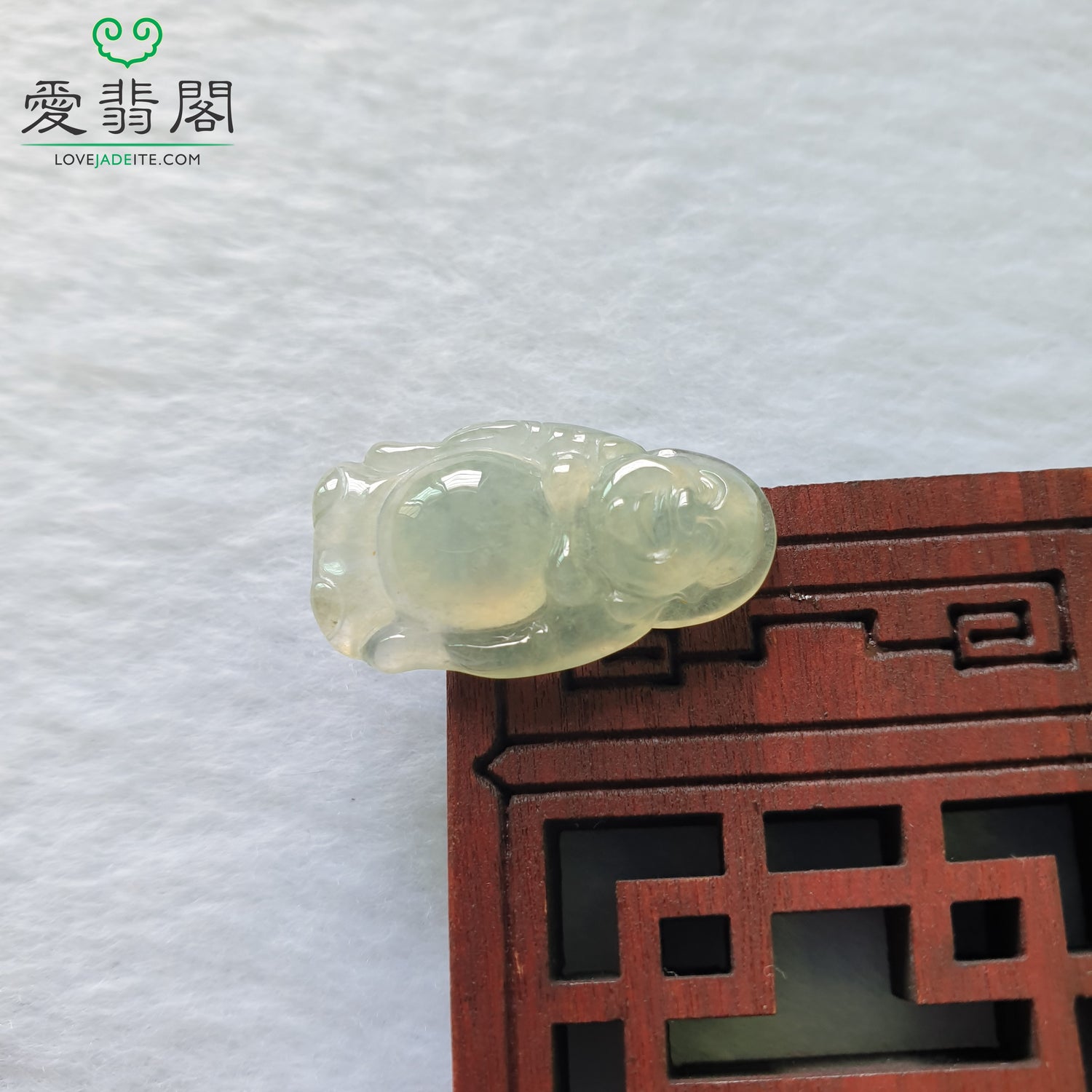 Love Jadeite Natural Myanmar Burma Type A Light Green Jadeite Jade Standing Laughing Buddha Mi Le Fo Jewelry Pendant Jewellery in Singapore 新加坡爱翡阁缅甸天然A货淡绿翡翠佛公笑佛弥勒佛吊坠吊牌首饰站佛