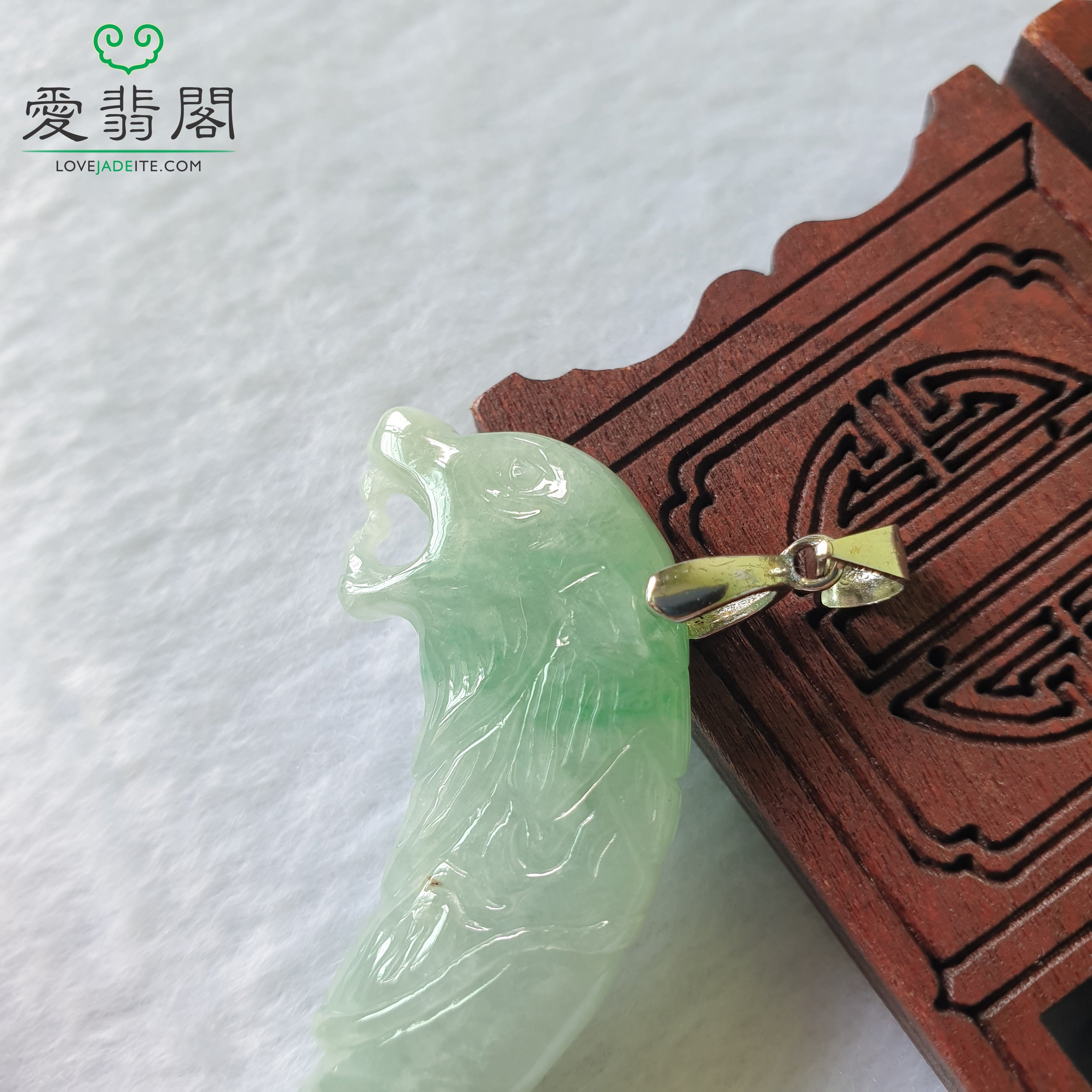 Type A Light Green Jadeite Jade Wolf Tooth Pendant (A货淡绿翡翠狼牙吊坠) PWT49063