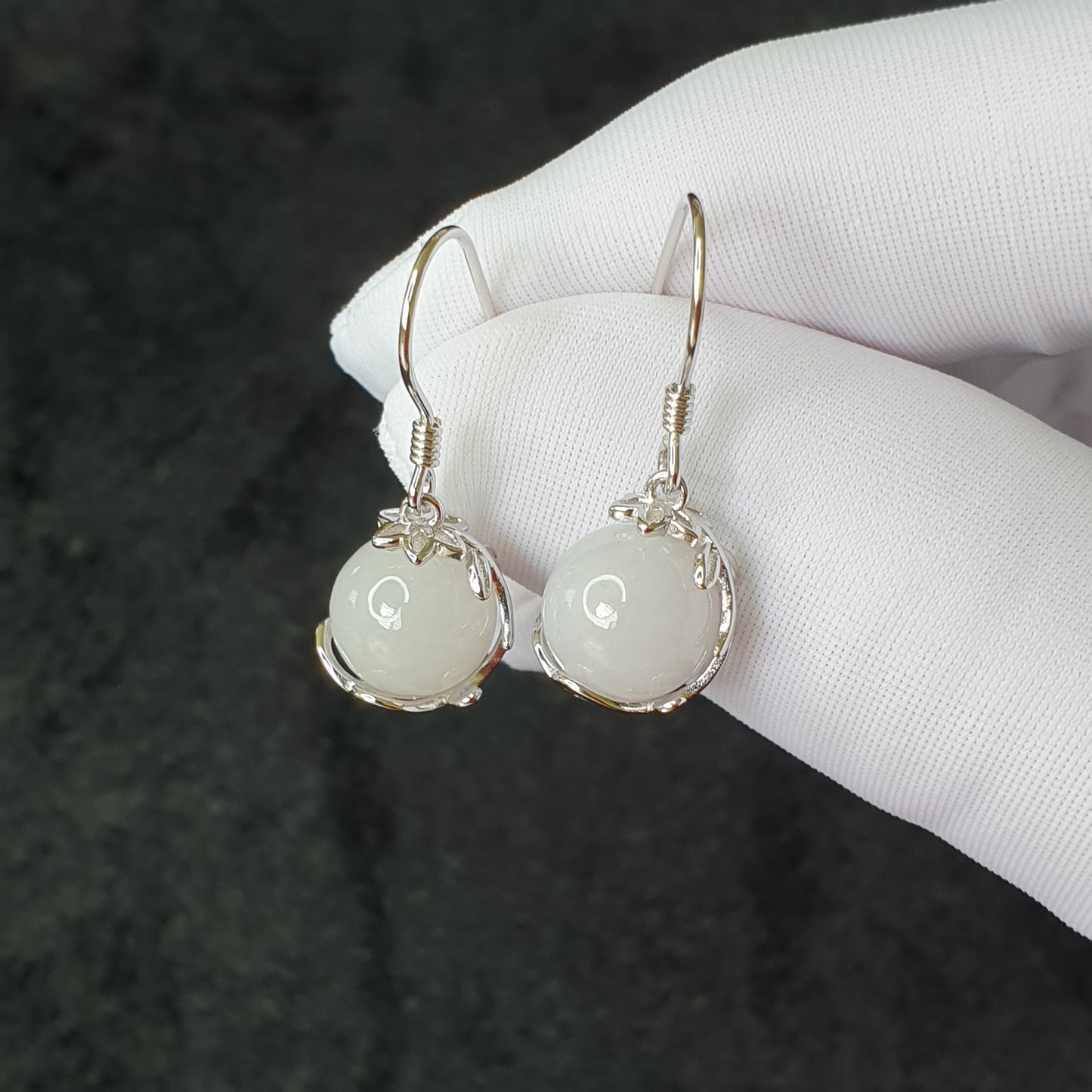 Singapore White Jadeite Jade Vine & Flower Dangle Earrings (新加坡白色翡翠藤蔓与花耳坠)