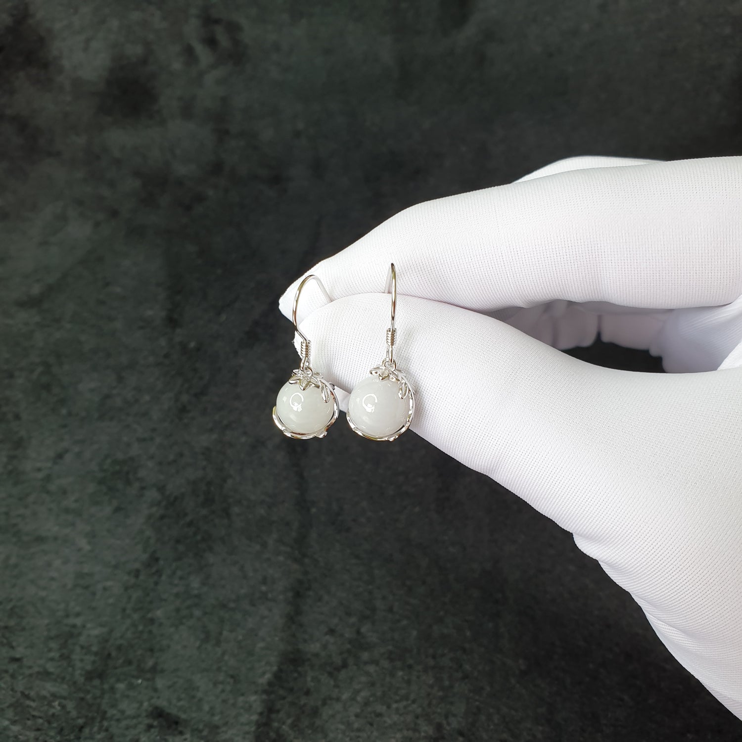 Singapore White Jadeite Jade Vine & Flower Dangle Earrings (新加坡白色翡翠藤蔓与花耳坠)