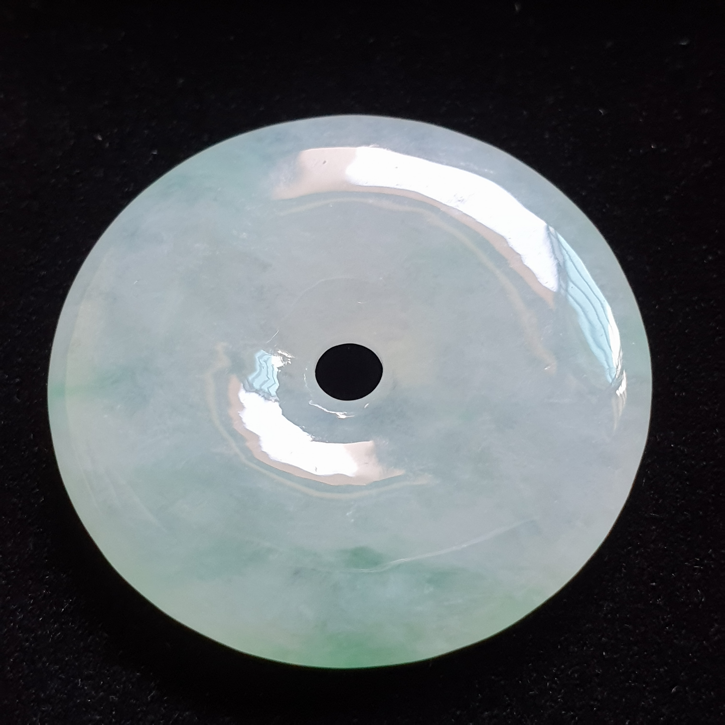 冰种绿花翡翠平安扣吊坠 (Type A Icy Jadeite Jade Donut/Ping An Kou Pendant) PDN31120