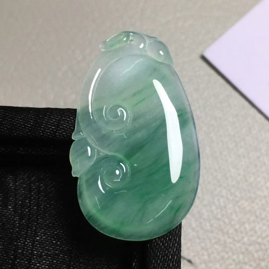 [P] 冰种飘绿花如意翡翠吊坠 (Type A Icy Moss on Snow Jadeite Jade RuYi Pendants)